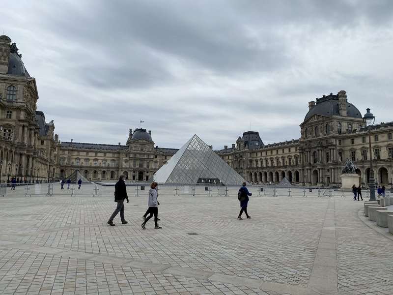 外國人訪羅浮宮將更貴。 (圖:中央社檔案照)