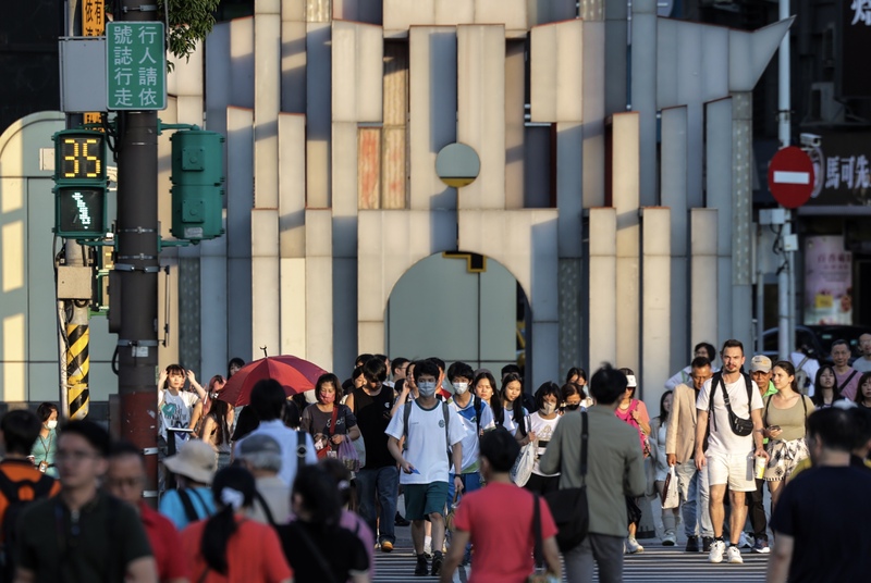 7日全台各地及澎湖、金門、馬祖大多為多雲到晴的天氣。