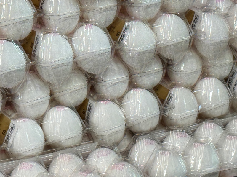 15萬顆「芬普尼」問題蛋流入市面，目前僅追回不到3萬顆。衛福部長石崇良14日表示，由於此事源頭出自畜牧場，因此由農業部依其相關法規裁處。 (示意圖／中央社)
