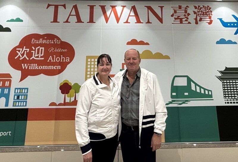 巴拉圭伊泰布省（Itapua）省長貝雷拉（Javier 
Pereira，右）夫婦17日至21日訪台。
（外交部提供）
