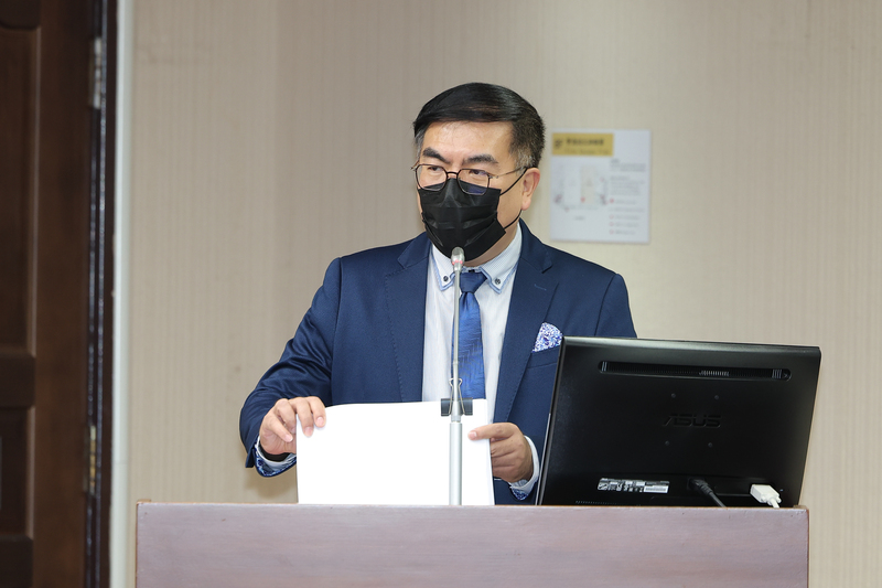環境部長彭啓明24日上午列席立法院社會福利及衛生環境委員會。
