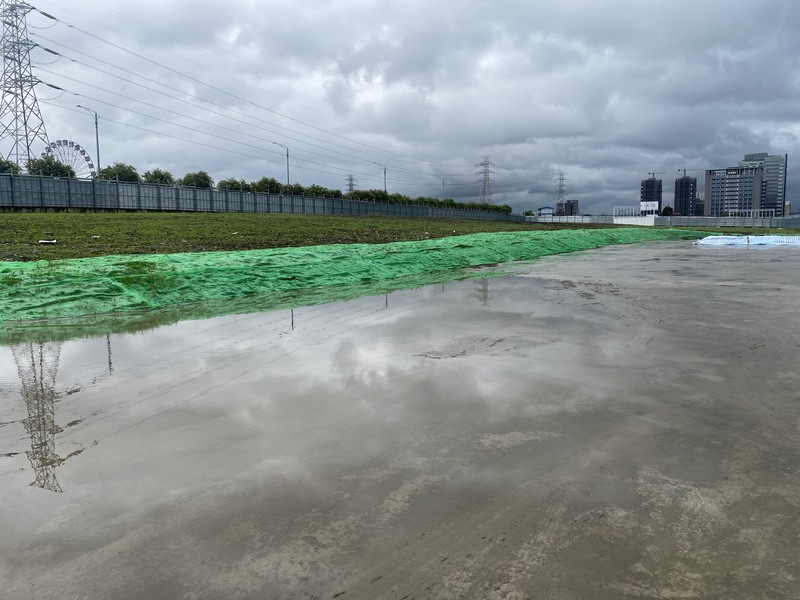 台北市政府與新壽完成北士科T17、T18地上權解約協議，24日塗銷地上權。圖為台北市議會民政委員會114年11月18日到北投士林科技園區T17、T18街廓進行市政考察時基地內部狀況。
