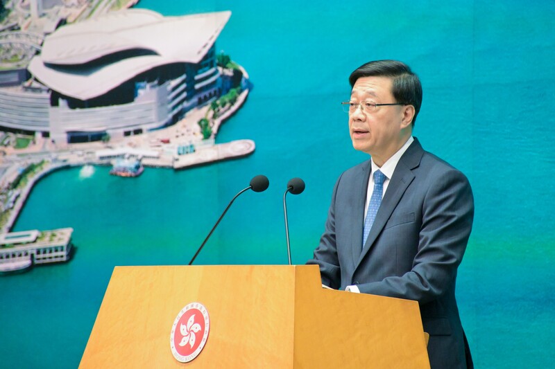 香港行政長官李家超24日表示，日本首相高市早苗早前發表的「涉台言論」令很多交流成效存疑，港府會密切監察發展，「相關安排必須符合國家尊嚴和港人利益」。圖為李家超資料照。（中新社） 
