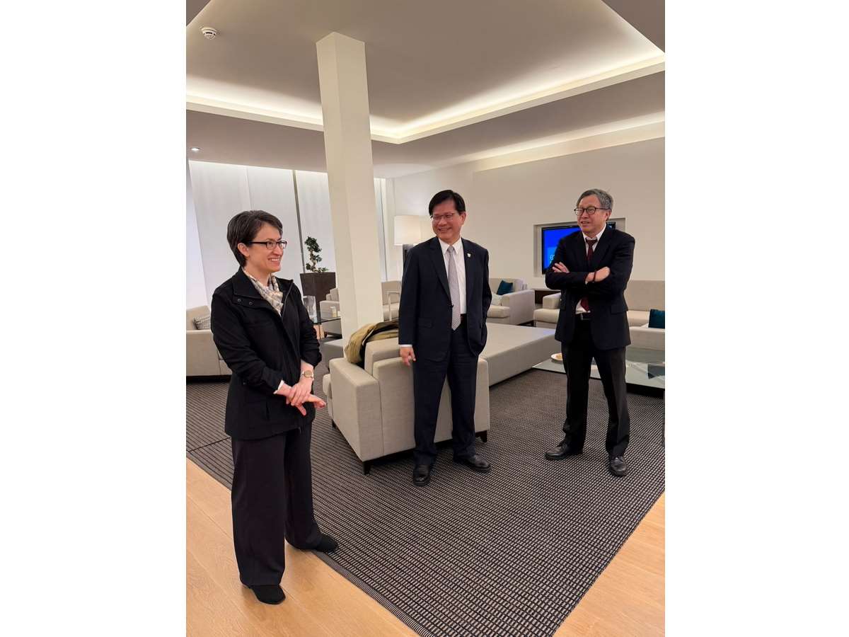 外交部長林佳龍8日晚間在社群平台發文表示，「任務順利完成。千言萬語都在這張照片的面容裡，所有努力與喜悅盡在不言中 (圖取自Threads)