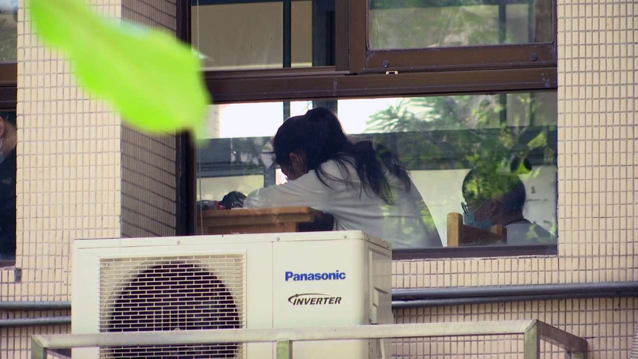 有鑑於今年大學入學招生期間，發生審查資料不實事件，招聯會特別提醒，參與繁星及申請入學的考生，務必依誠信原則提交資料，若被察覺資料不實最重可取消學位，甚至移送司法單位 (央廣資料照)