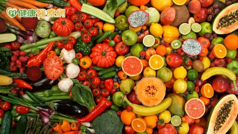 水果並非減重的敵人，而是能幫助體重管理的好幫手。只要挑對種類、控制適量，水果能在提升飽足感、改善腸道健康與提供必需營養素上發揮重要作用。與其擔心糖分，不如更注重飲食整體均衡。