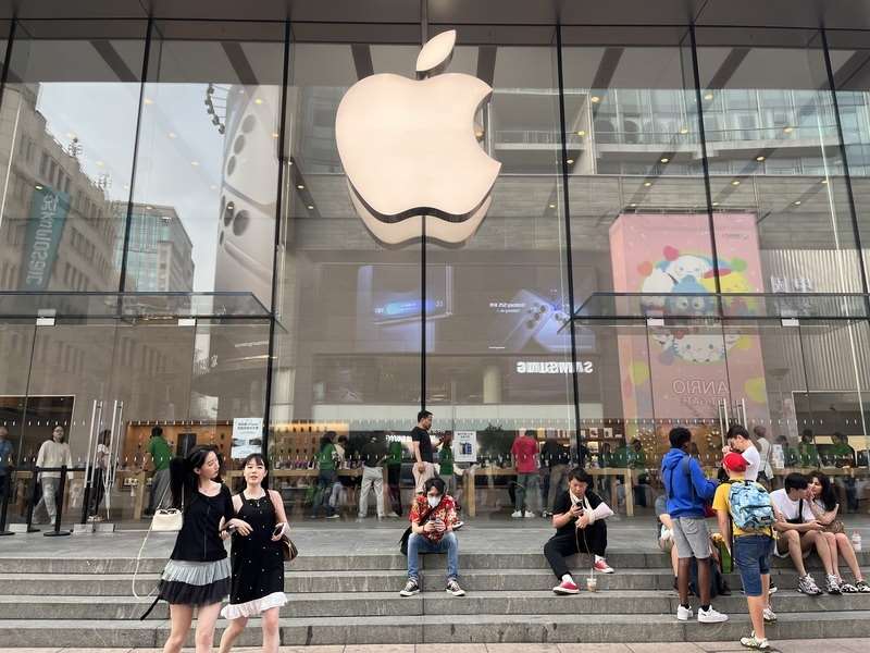 圖為位於上海南京東路蘋果旗艦店。 (圖：中央社)