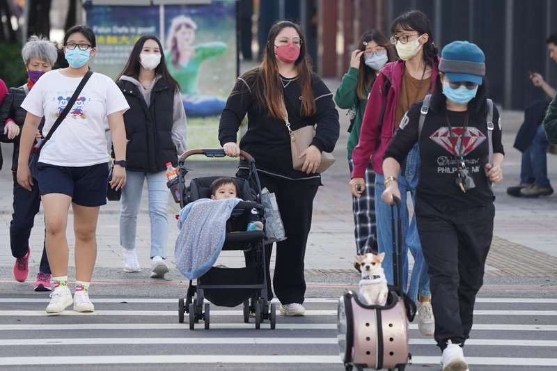 內政部統計，截至2025年10月底台灣總人口為2331萬853人，已連續22個月負成長。資料照。(圖：中央社)