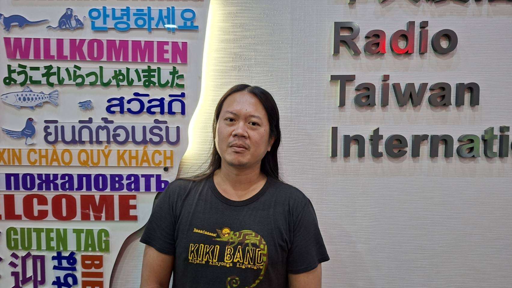 "先行一車" 的王啟光
  