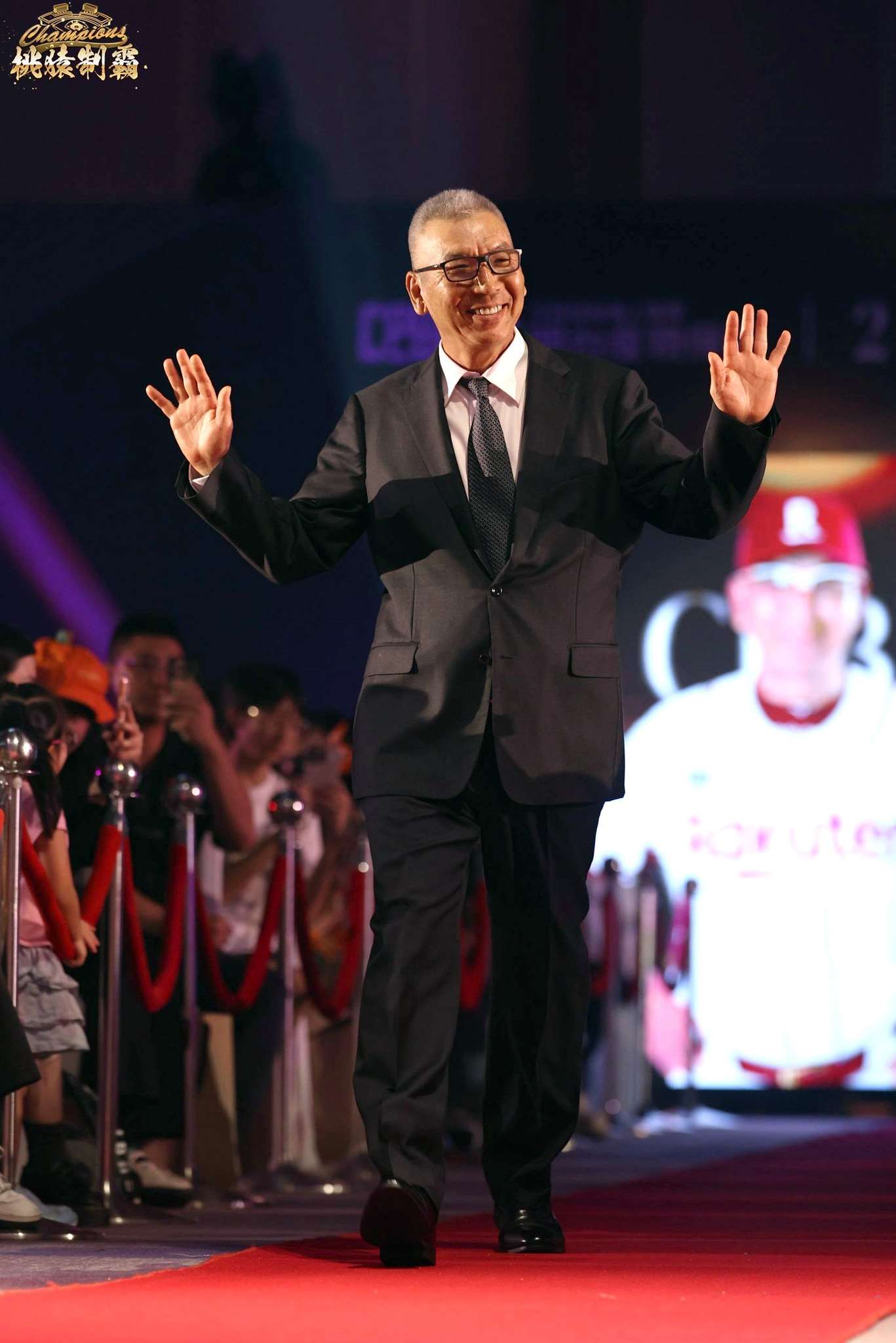 剛帶隊拿下總冠軍，樂天桃猿宣布古久保健二卸下一軍總教練。(樂天桃猿提供)