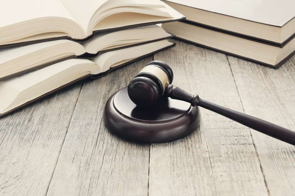 據新加坡媒體報導，為打擊詐騙犯罪，新加坡國會三讀通過「刑事法（雜項修正）法案」。(示意圖：freepik)