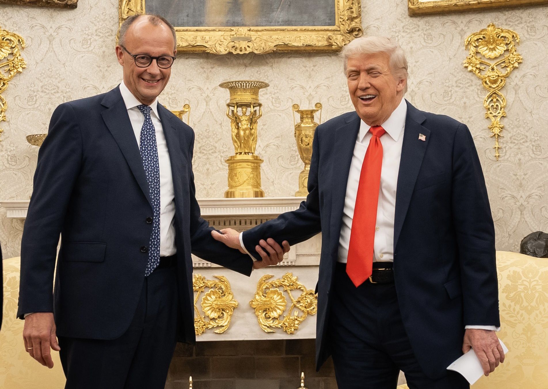 美國總統川普及德國總理梅爾茨5日在白宮會面。 (圖:X@bundeskanzler)