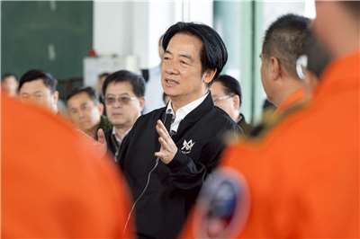 賴清德總統25日午前往台中勗勉中部救災部隊，肯定國軍全心全力投入花蓮救災的貢獻與付出。 (總統府提供)