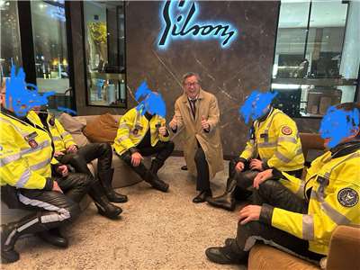 駐歐盟兼駐比利時代表謝志偉在社群公布比利時警方高規格維安照片，指為預防中國的「野蠻行為」，證明布魯塞爾高度重視蕭副總統到訪。(圖:駐歐盟代表謝志偉臉書)