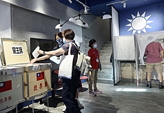 國民黨主席選舉籠罩中國介選疑雲。圖為黨員投票資料照。