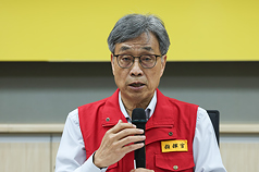 非洲豬瘟中央災害應變中心2日舉行記者會，由農業部長陳駿季（圖）主持。