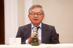 總統府3日舉行2025亞太經濟合作經濟領袖會議代表團返國記者會，國科會主委吳誠文出席說明與美方代表互動內容。
