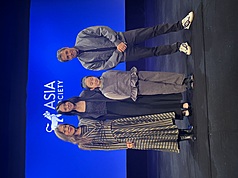 代表台灣出戰明年奧斯卡最佳國際影片的「左撇子女孩」，10日在紐約「亞洲協會」放映。「左撇子女孩」導演鄒時擎（左起），演員馬士媛、葉子綺與製作人西恩．貝克（Sean Baker）。