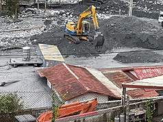 颱風鳳凰外圍環流降雨致馬太鞍溪新生成3號堰塞湖溢流，造成馬太鞍溪2度溢淹萬榮鄉明利村、鳳林鎮長橋里。花蓮縣政府進行大規模清淤與廢棄物清除，單日清運泥沙、廢棄物共2200公噸，萬榮明利村清運量高達2000公噸。