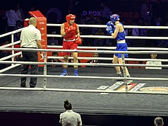 台灣女子拳擊好手陳念琴（紅衣）20日在WB盃總決賽女子65公斤級決賽獲勝，奪下金牌。 (圖：中央社)