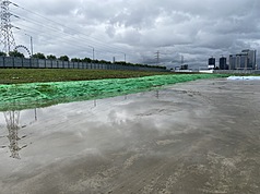 台北市政府與新壽完成北士科T17、T18地上權解約協議，24日塗銷地上權。圖為台北市議會民政委員會114年11月18日到北投士林科技園區T17、T18街廓進行市政考察時基地內部狀況。
