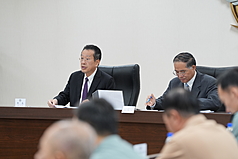 監察院24日赴國防部舉行「114年中央聯合巡察座
談」，國防部長顧立雄（左）致詞。
（國防部提供）