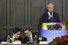 工商協進會理事長吳東亮（右）致詞