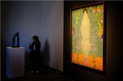 奧地利畫家克林姆（Gustav Klimt）於 1914 至 1916 年間創作的油畫《伊莉莎白·萊德勒肖像》以以2億3,640萬美元售出。