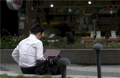 勞動部17日公布最新減班休息事業單位計435家、人數8456人。示意圖。(圖：中央社)