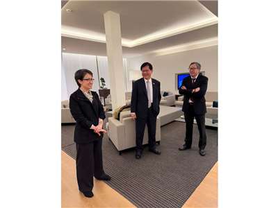 外交部長林佳龍8日晚間在社群平台發文表示，「任務順利完成。千言萬語都在這張照片的面容裡，所有努力與喜悅盡在不言中 (圖取自Threads)