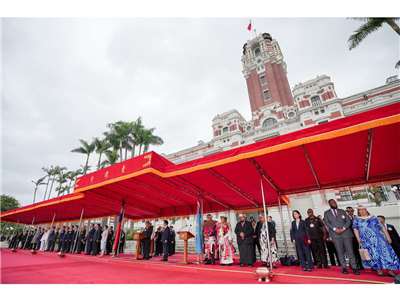 太平洋友邦吐瓦魯總理戴斐立(Feleti Teo)率團來台進行國是訪問 (圖取外長林佳龍臉書)