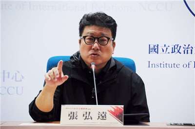 致理科技大學國際貿易系教授張弘遠指出，中共擬在台複製香港模式，創造言論寒蟬效應，最終目的為激化對立矛盾、瓦解團結意志、削減抗敵決心。