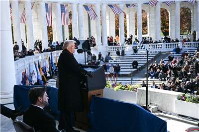 美國總統川普11日在維吉尼亞州阿靈頓國家公墓舉行的退伍軍人節紀念儀式致詞表示，即將重啟國家運作。