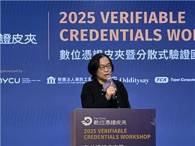 數發部次長侯宜秀6日指出，數位轉型邁出新的一步，將在12月公布首批概念驗證（PoC）成果。（蔡芃敏 攝）