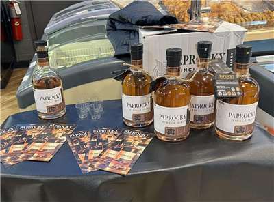 波蘭威士忌近年成長快速，2021年出口值為4000萬茲羅提（約新台倍3.37億元），到了2024年已成長至1.97億茲羅提表現亮眼。(FB@Polish Whisky)