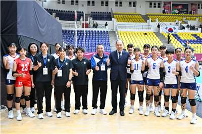 在約旦舉行的U16亞洲女子排球錦標賽，台灣女排6日對戰日本時以2比3惜敗，不過仍順利晉級4強並拿下U17世界錦標賽門票。(圖：asianvolleyball.net)