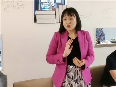 美國國際開發署(USAID)停止運作，國合會副祕書長謝佩芬11日在「官我什麼事」節目專訪中表示，單打獨鬥，不如一起合作 (央廣記者王照坤 攝)