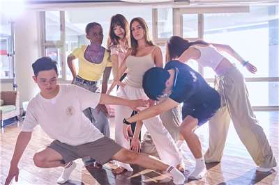 政大啟動115學年度特殊選才計劃，多元入學新生有機會獲60萬元獎助學金。(政大提供)