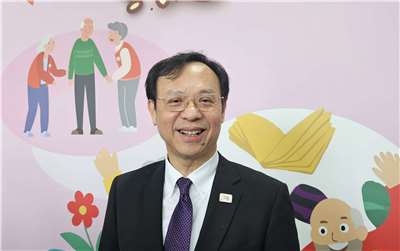 衛福部長石崇良21日表示，醫美新制明年上路，從事削骨、全身拉皮等高風險醫美手術，診所須經評鑑。(劉品希 攝)