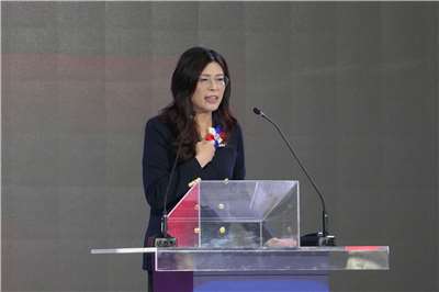 前立委鄭麗文今天(1日)正式在國民黨第22屆第1次全代會宣誓就職，她重申將帶領國民黨從羊群變獅群，並喊壞黨代表號召更多人加入國民黨。(趙婉淳 攝)