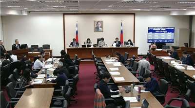立法院經濟委員會今天(10日)初審「企業併購法」部分條文修正案。(翻攝立院直播)