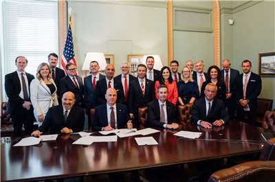 美國總統川普6日宣布與製藥巨擘禮來公司（Eli Lilly）和諾和諾德公司（Novo Nordisk）達成協議，降低部分熱門減肥藥物的價格。(X@The White House)