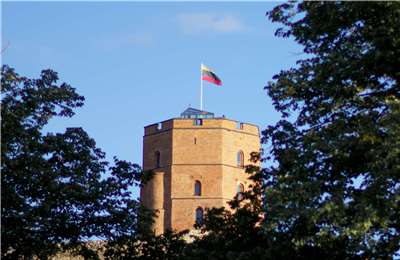 立陶宛政府與德國軍工企業萊茵金屬公司合作，在立陶宛北部拜索加拉興建一座155公釐彈藥生產工廠。這是立陶宛史上最大國防投資案。 (圖：Unsplash)