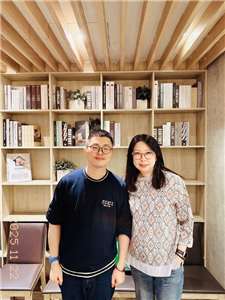 聽友(微博名:洪湖黃家口與主持人譚志薏台北會面)