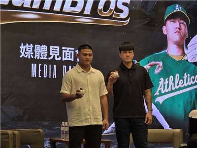 旅美好手李灝宇(左)、莊陳仲敖(右)同聲表態，高度意願代表台灣征戰2026經典賽。(江昭倫 攝)