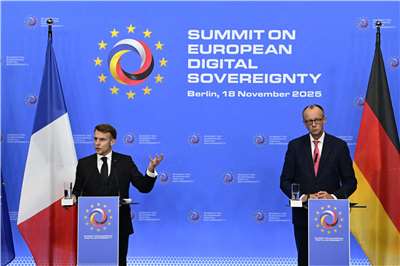 法國總統馬克宏(Emmanuel Macron)與德國總理梅爾茨(Friedrich Merz)18日在柏林出席歐洲數位主權峰會。 