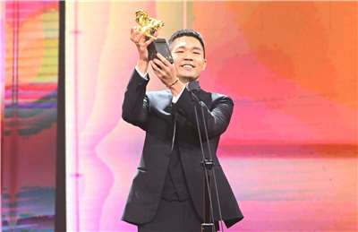 第62屆金馬獎最佳導演大獎揭曉，由執導《眾生相》的香港導演李駿碩擊敗勁敵摘下。(金馬執委會提供)