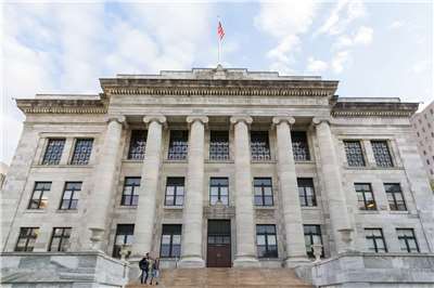 哈佛大學醫學院1日清晨發生一起疑似蓄意導致的爆炸事件。(FB/@HarvardMed)