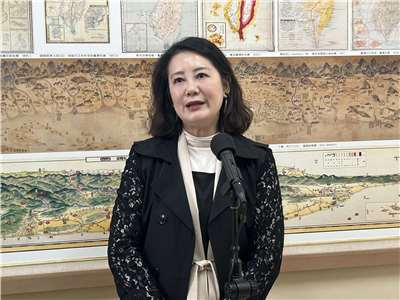 兼任民進黨政策會執行長的立委吳思瑤表示，民進黨研擬提供「民主假」，以對應藍、白立委提出的不在籍投票，希望藉此給予民眾更充裕的時間返鄉投票。(趙婉淳 攝)