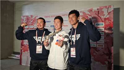 東京聽奧代表團首牌出爐，田徑男子十項新鐵人危宇澤(中)摘下銀牌。(運動部提供)